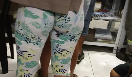 Sandy Blond Forage De porno vidéo gratuite Cul Au Bord De La Piscine