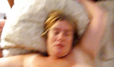Suceuse vidéo pornoding d'orteil cocu
