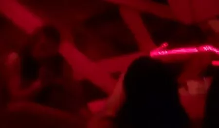 Faith Leon dans un gang vidéo porno tu kiff bang