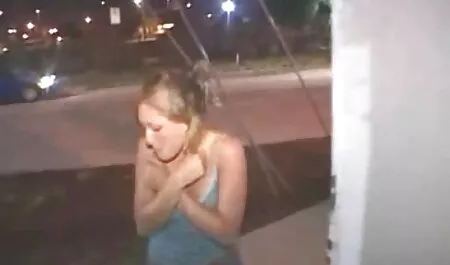 Du savon tukif vidéo et deux femmes chaudes dans la douche.