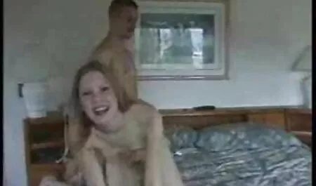 une adolescente rend video de x gratuit son petit ami heureux