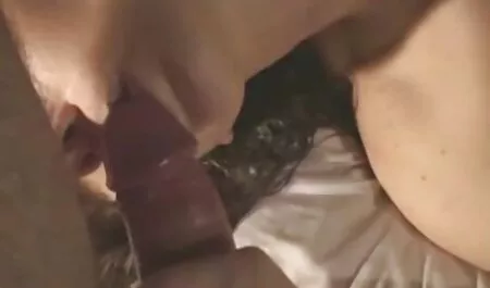 Une milf chaude ramasse site de video porno gratuit un garçon