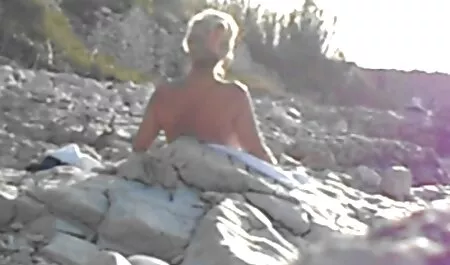 Fisting sur le rebord de mame porno gratis la fenêtre